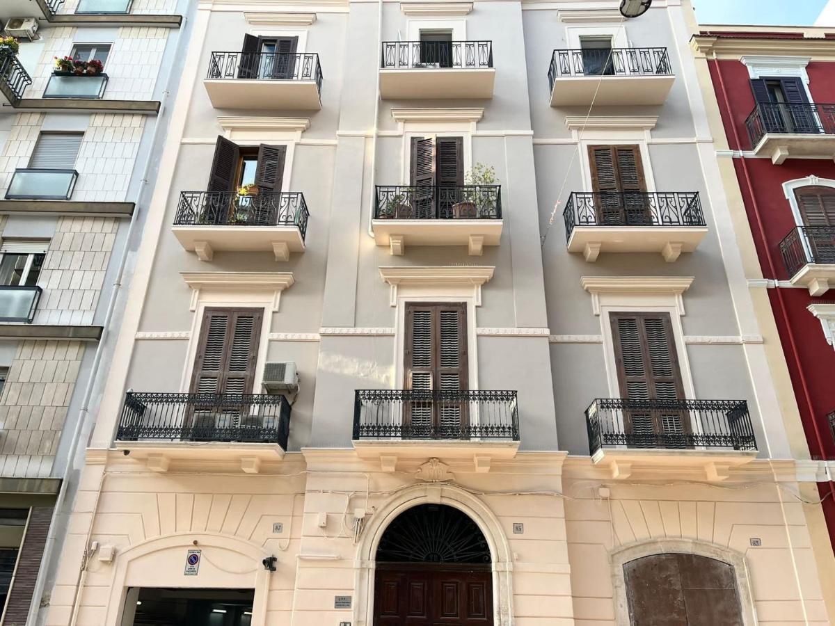 Apartment City Center Eighty-Five Bari Bagian luar foto