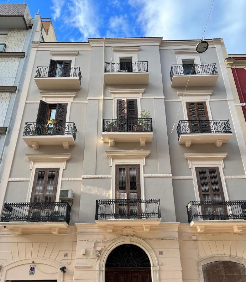 Apartment City Center Eighty-Five Bari Bagian luar foto