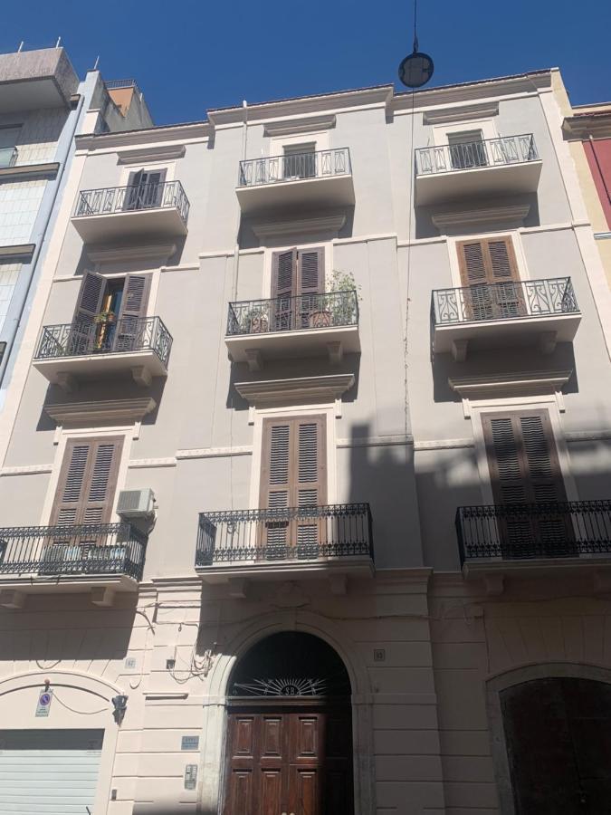 Apartment City Center Eighty-Five Bari Bagian luar foto