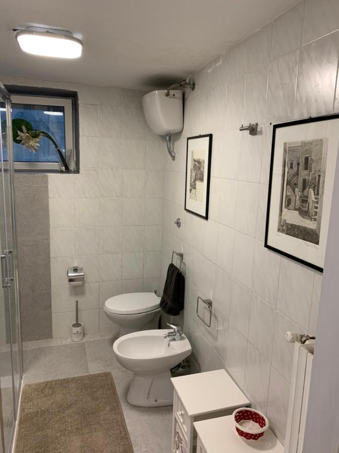 Apartment City Center Eighty-Five Bari Bagian luar foto