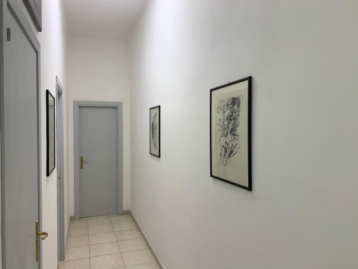 Apartment City Center Eighty-Five Bari Bagian luar foto