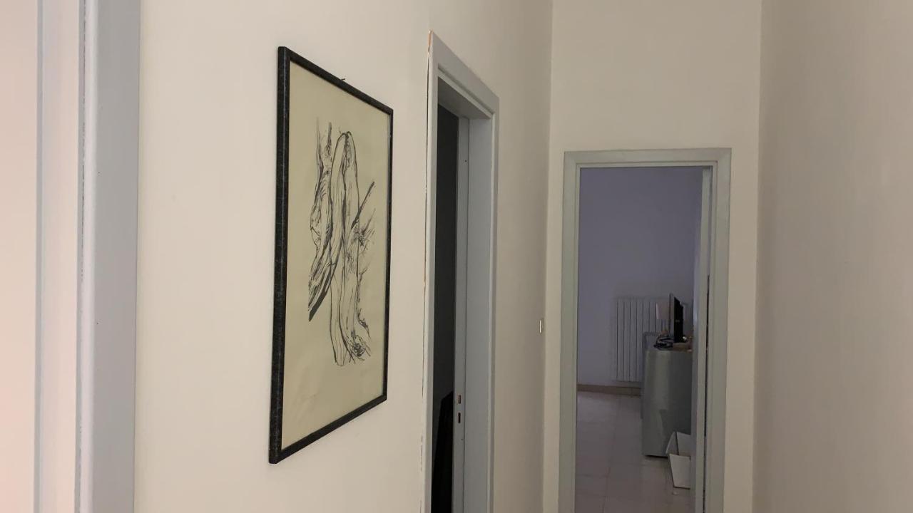 Apartment City Center Eighty-Five Bari Bagian luar foto