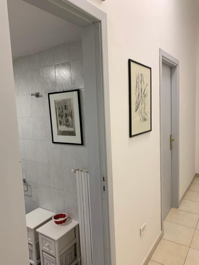 Apartment City Center Eighty-Five Bari Bagian luar foto