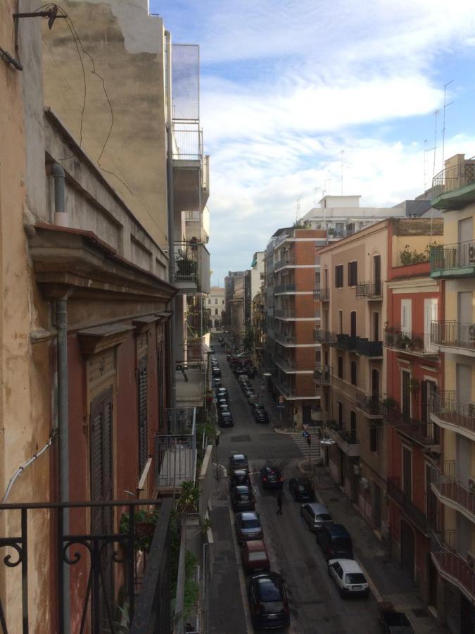 Apartment City Center Eighty-Five Bari Bagian luar foto